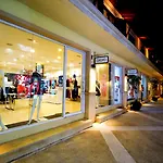 Iyara Beach Hotel And Plaza