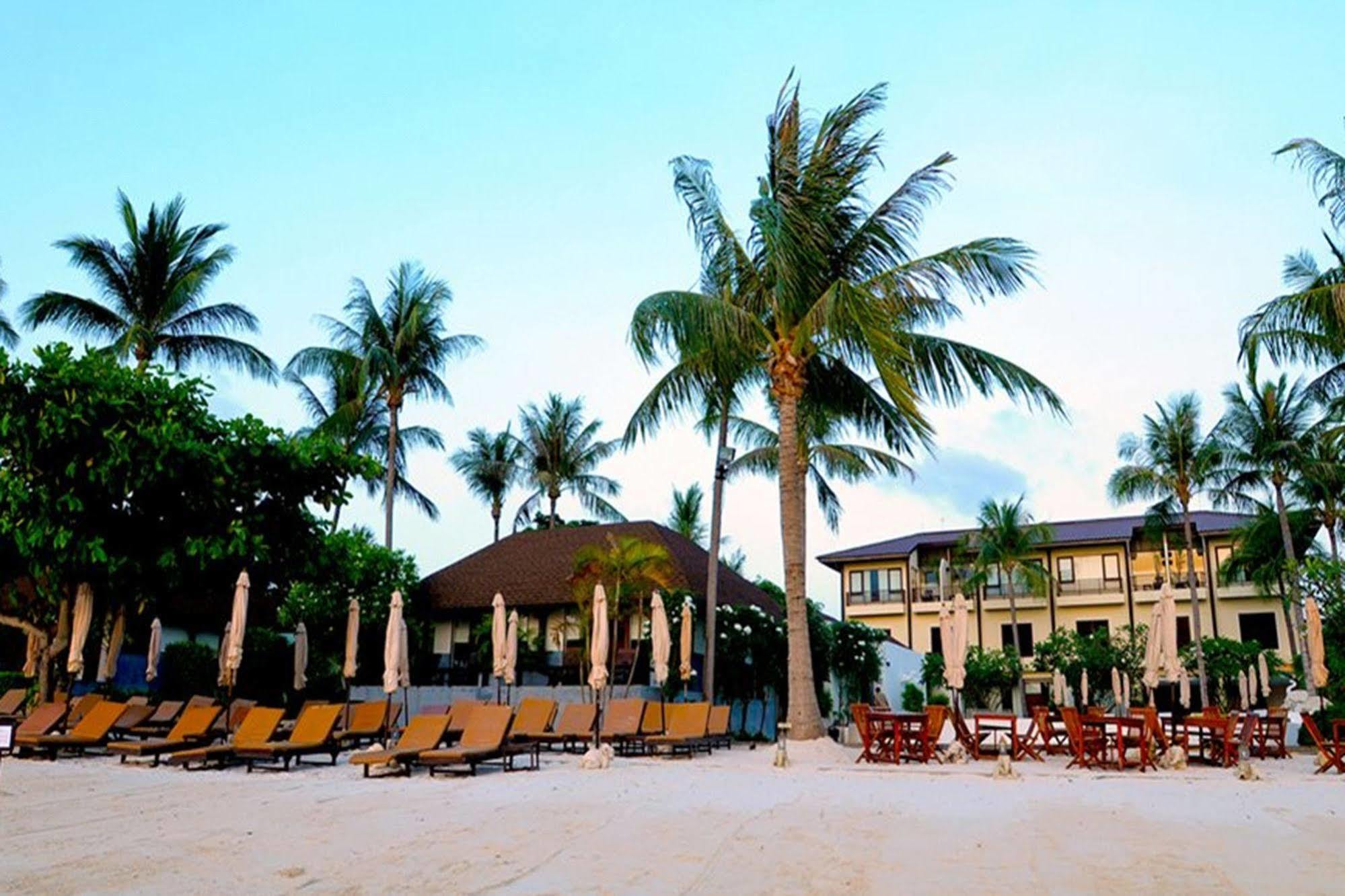 Iyara And Plaza Resort 4*